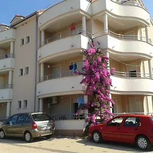  Apartment Angie